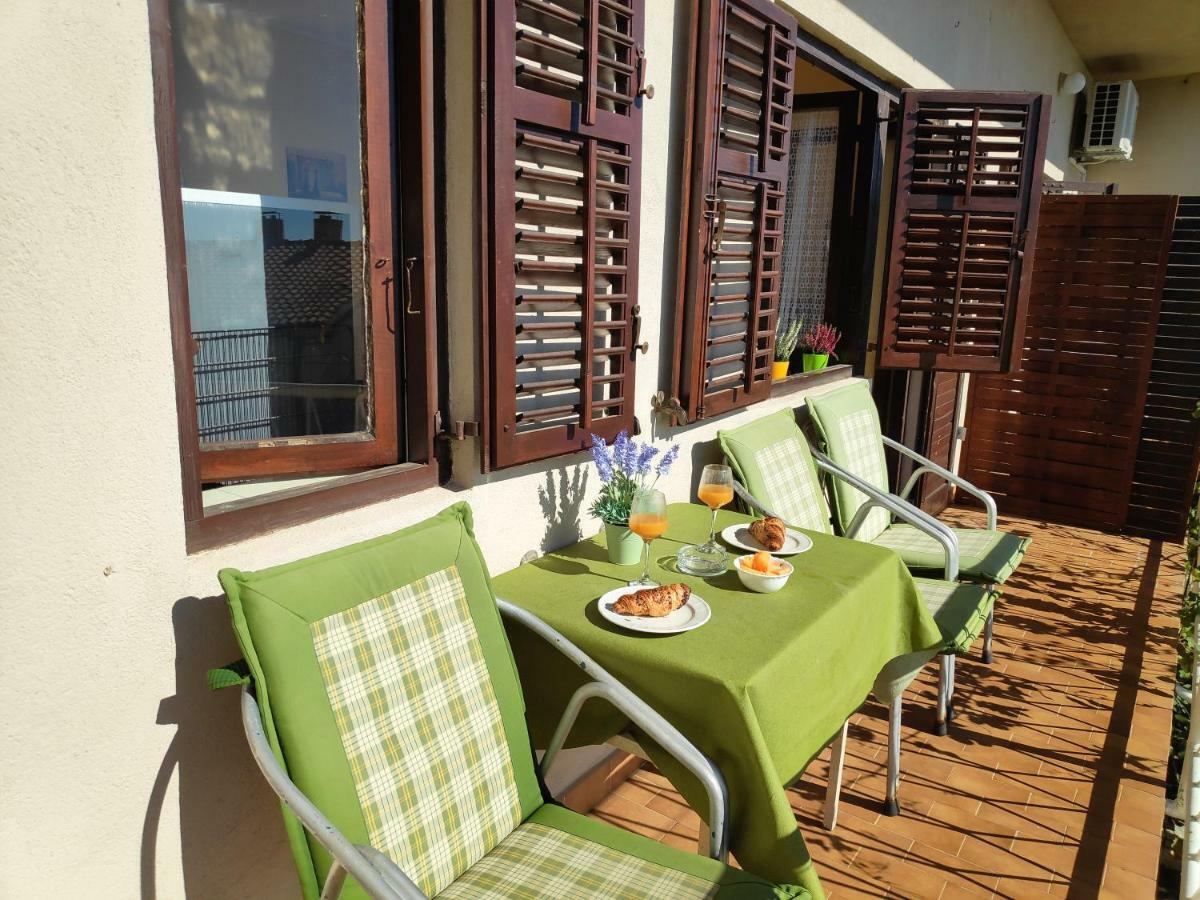 Apartments Niko Омиш Экстерьер фото