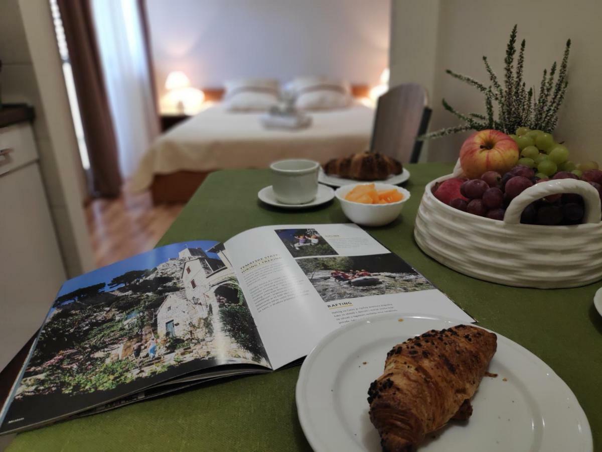 Apartments Niko Омиш Экстерьер фото